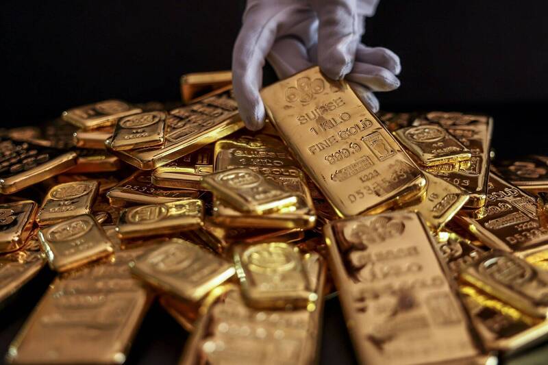 黄金与白银市场解析：影响近期行情的多重因素与投资参考
